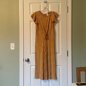 Knitworks jumpsuit top button closure lettuce trim arm hems, tie accent, size 16